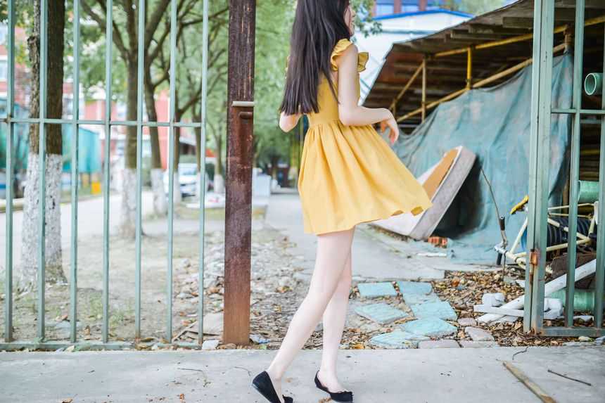 极品萝莉网红萌兰酱上海大学露出无圣光套图[95P] 2