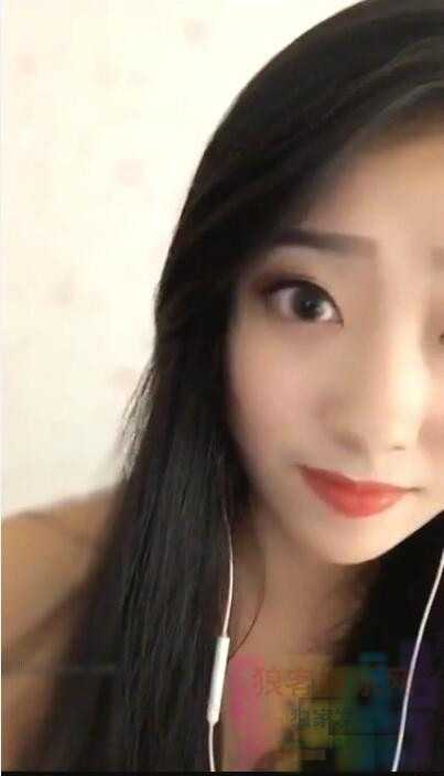 宅男女神笙笙收费房洗澡自拍[1V/323M] 1