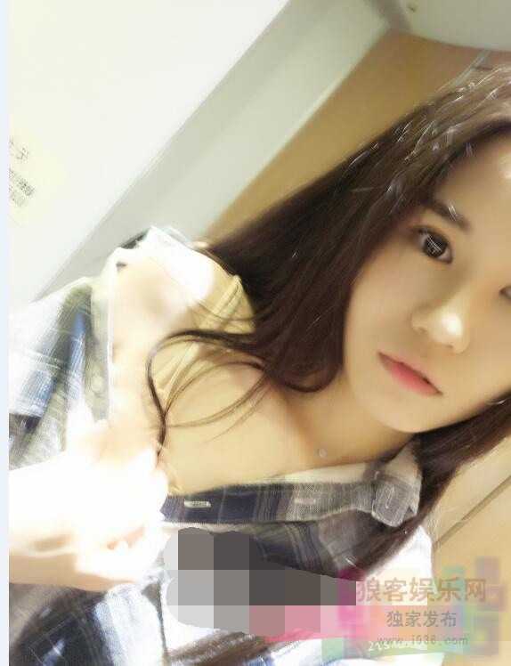 网络红人 萌小兔 VIP套图+视频之高铁露出 [60P+1V/567M] 1