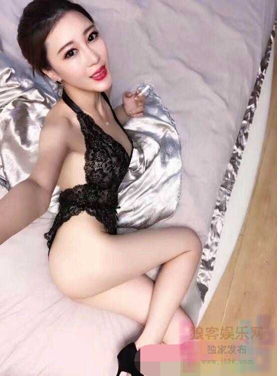 超火微博绿茶婊极品张一彤大尺度自拍图+视频[ALL/67M] 1