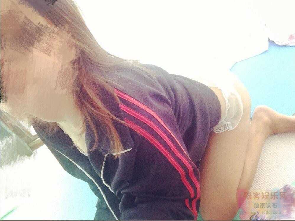 微博红人胡萝卜跳跳VIP资源[3套图包+视频] 1