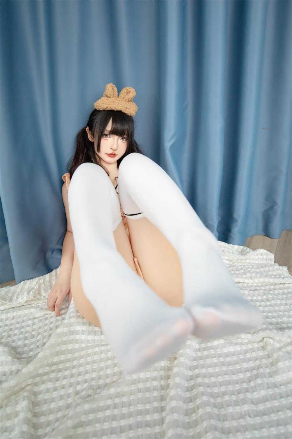 [神楽坂真冬]白丝小熊+绝命吊带+午夜玫瑰 [225P/153M]（4）