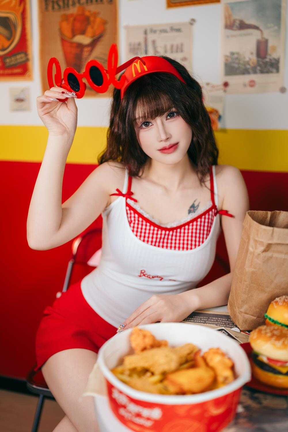 [鹿八岁] 麦门打工日记 [17P/490M] 2