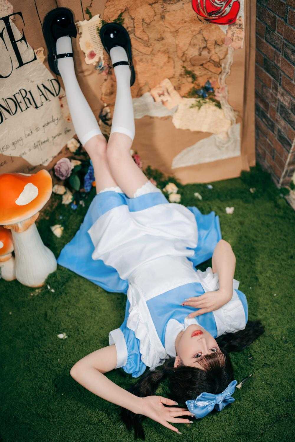 [鹿八岁] 爱丽丝梦游仙境 [24P/960M] 4